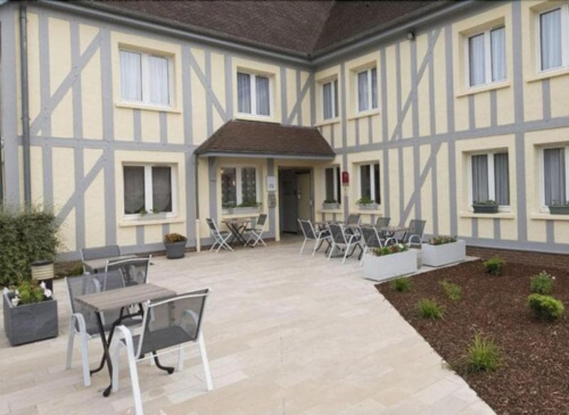 Hôtel Restaurant Le Pan De Bois 5