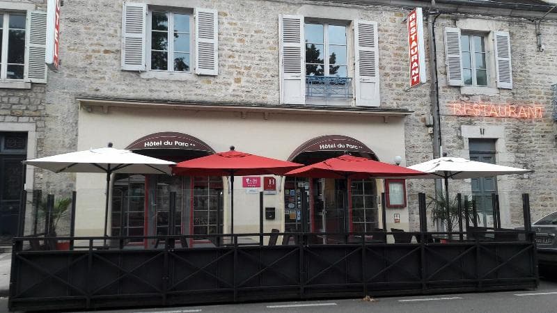Logis Hotel Du Parc Le Rouget De Lisle 5