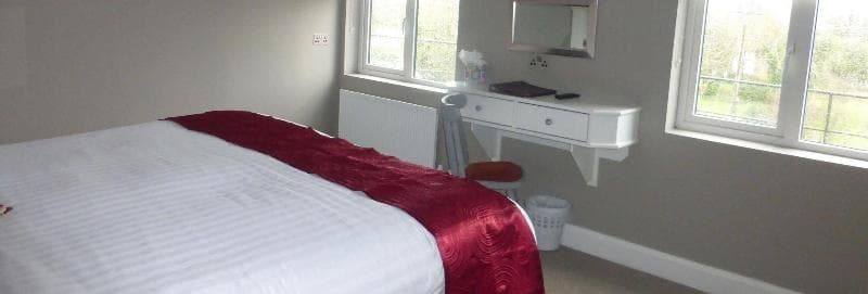 Ryans Hotel 3