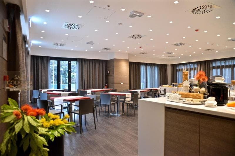 Hotel Forum 4