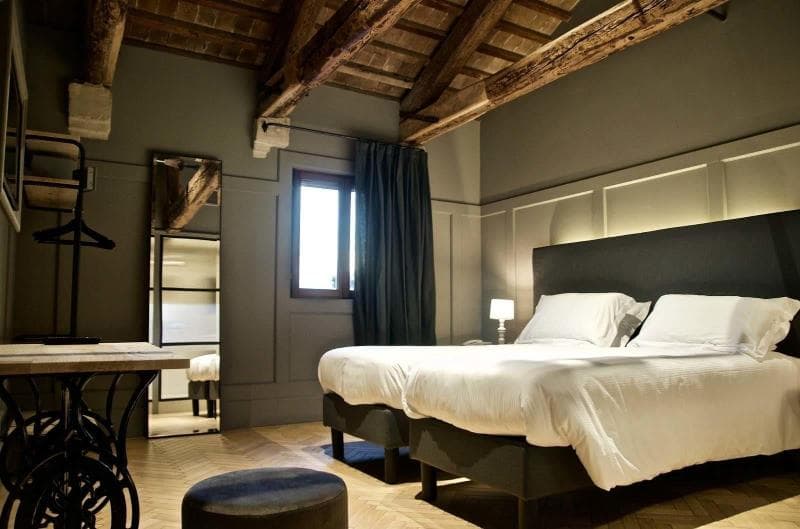 Hotel 5 Colonne 4