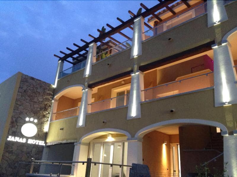 Janas Hotel 4