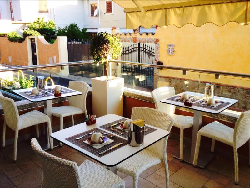 Janas Hotel main