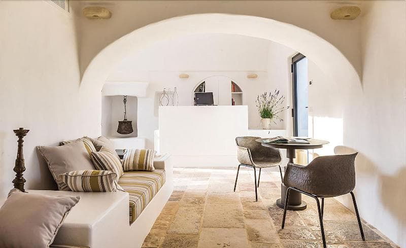 Borgo Canonica 4