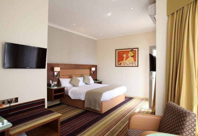 The Prom Hotel 4