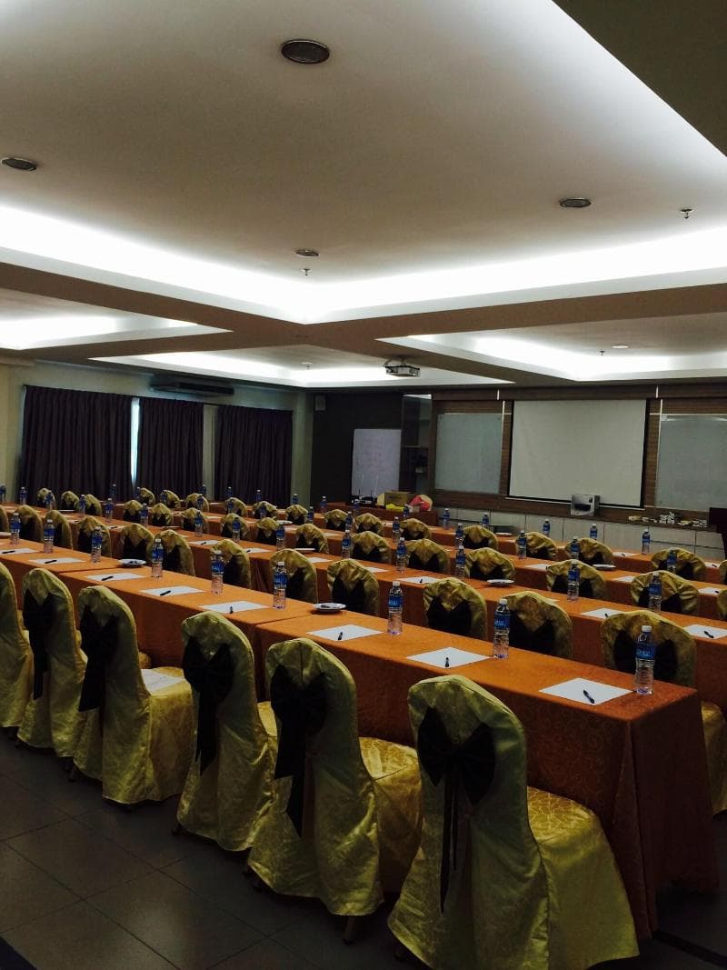 Grand Court Hotel main