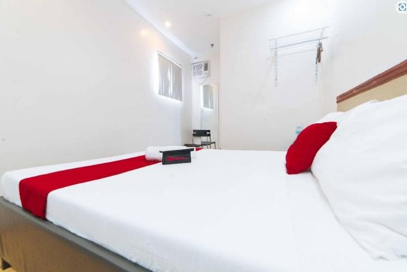 Reddoorz Plus Near Sm Lanang Davao (Adults Only) 4