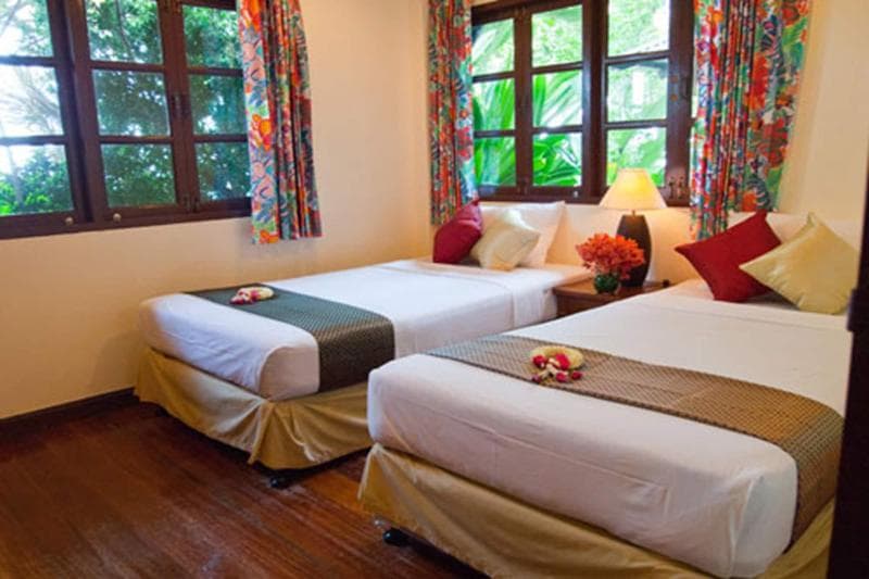 Baan Klang Aow Beach Resort 4