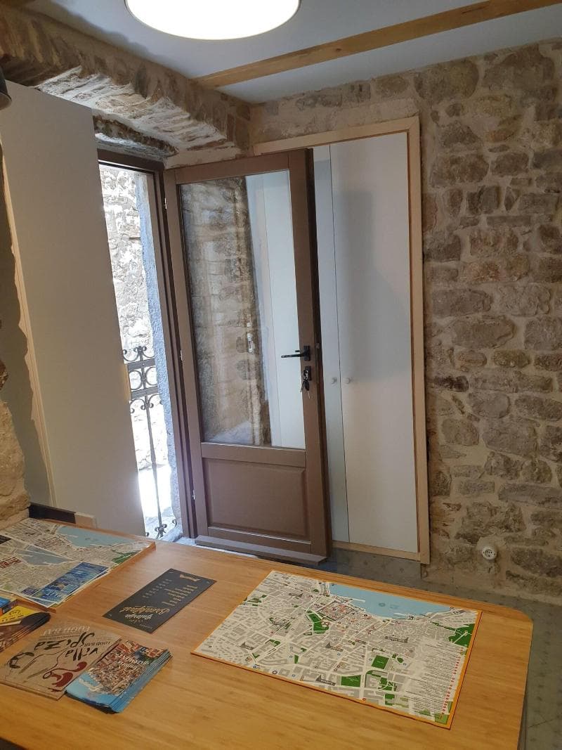 Pylon Rooms 5