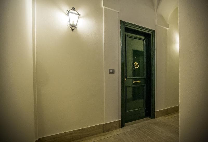 Trevi Contemporary Suite 5