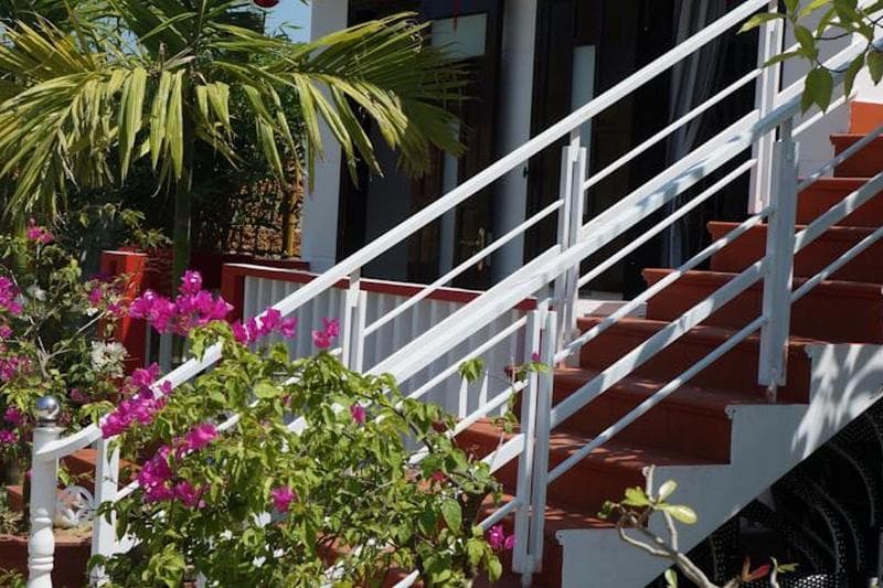 Red House Homesta 4