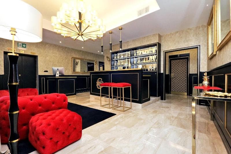 Spanish Diamond Luxury Suites & Jacuzzi 5