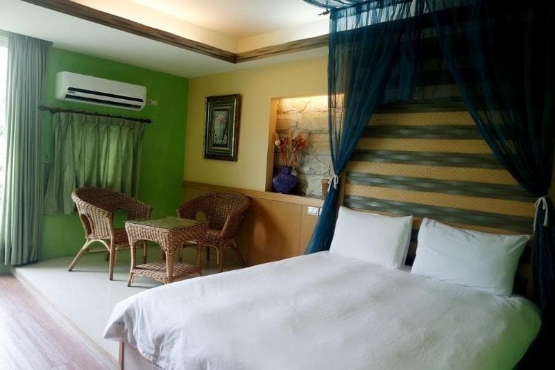 Summer Inn 3