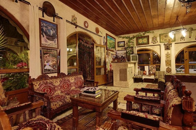Cave Hotel Saksagan 4