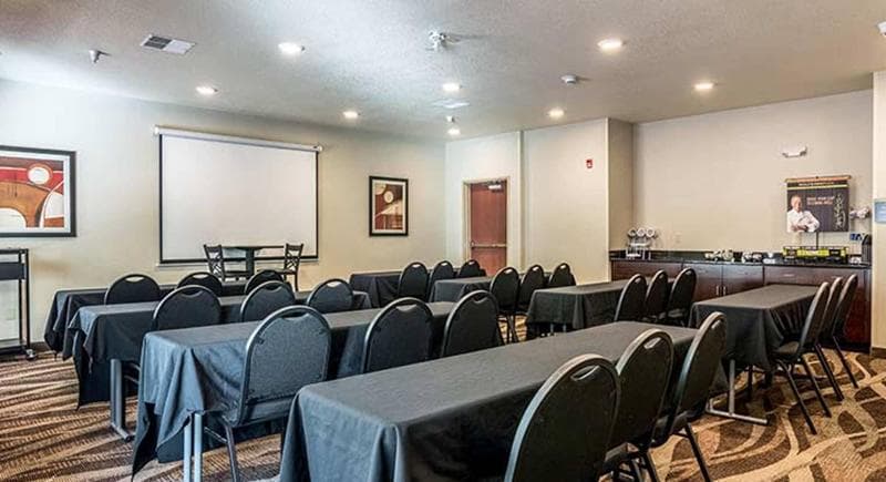 Cobblestone Hotel & Suites photo 1