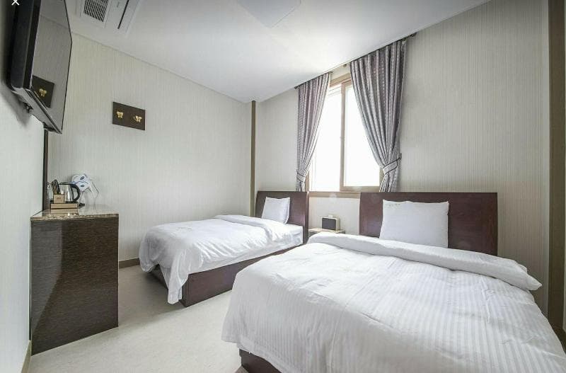 Golden Park Hotel main