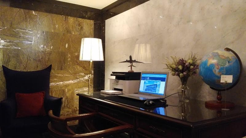 Orsay Business Hotel main