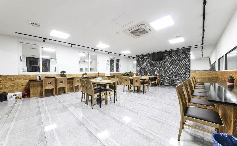 Bentley Business Hotel main