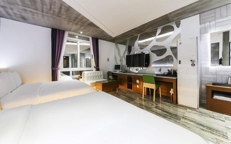 Bentley Business Hotel 5