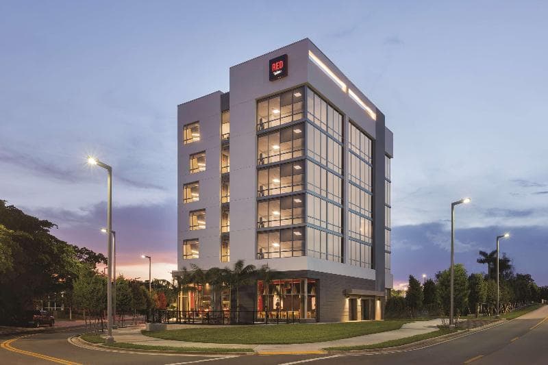 Radisson RED Miami Airport photo 1