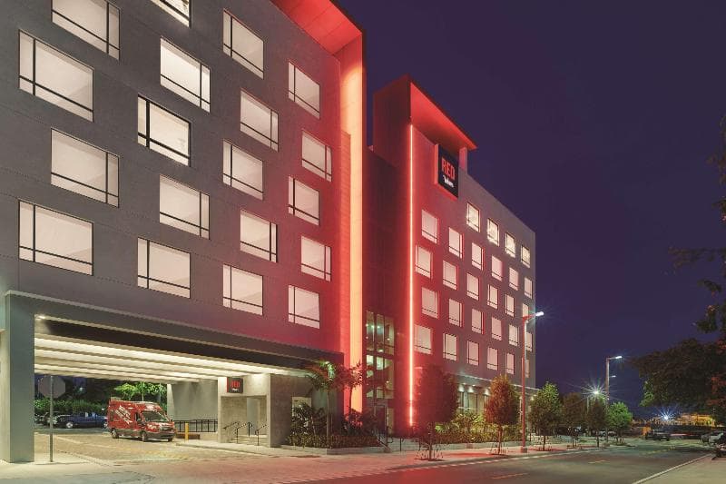 Radisson RED Miami Airport 2