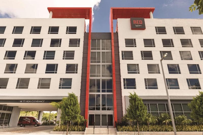 Radisson RED Miami Airport 3