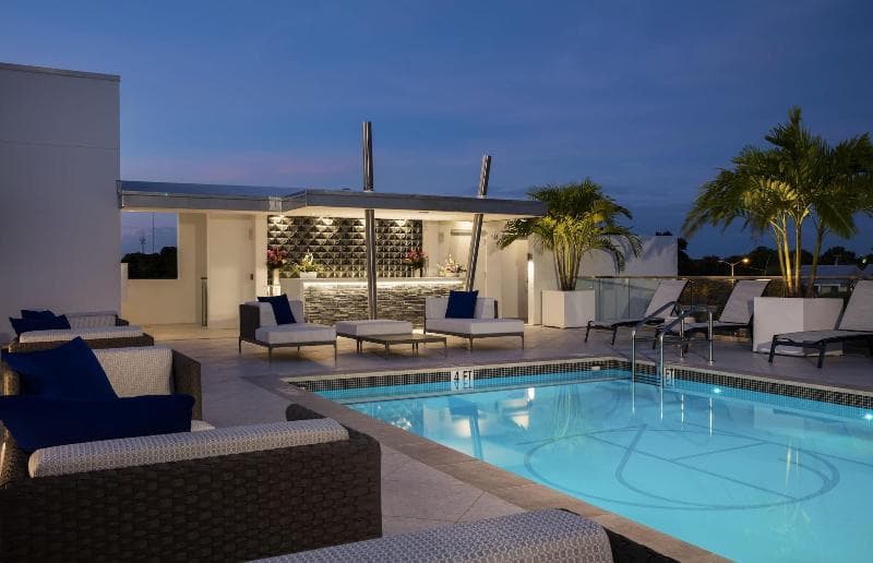 H2o Suites - Adults Only 1