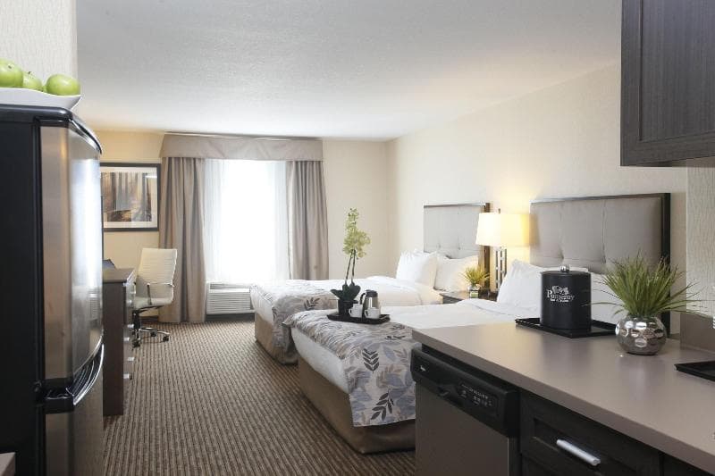 Pomeroy Inn & Suites 4