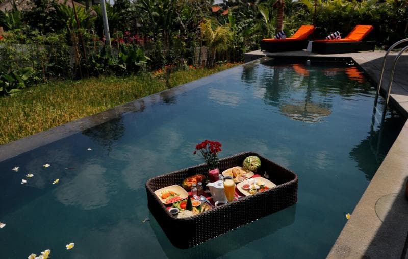 The Sender Pool Suite main