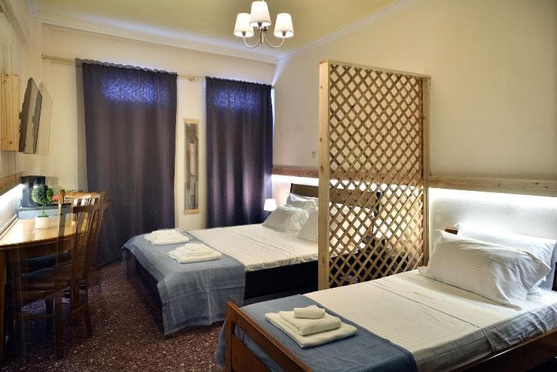 Nikolas Rooms photo 1