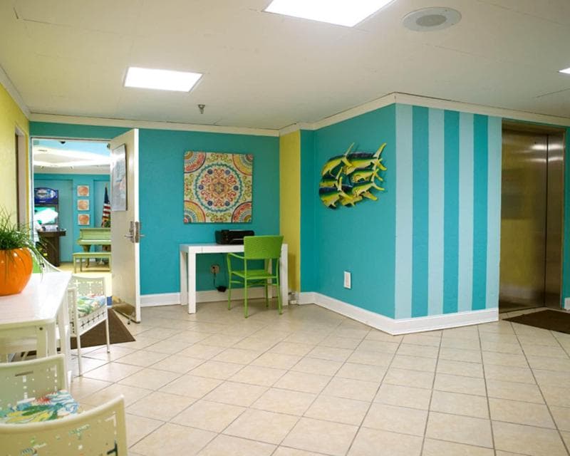 Cayman Suites Hotel 4