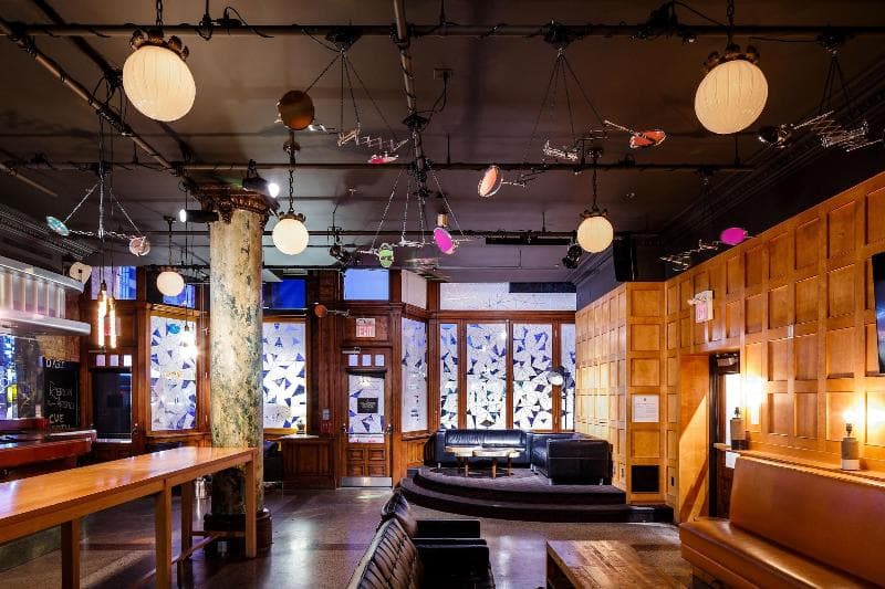 Gladstone Hotel 2