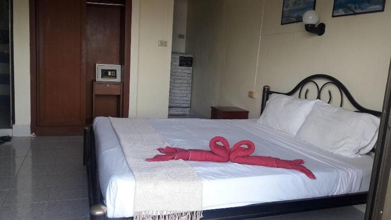 Oyo 851 On Hill Residence Patong main