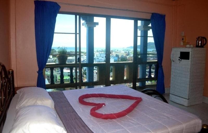 Oyo 851 On Hill Residence Patong 4