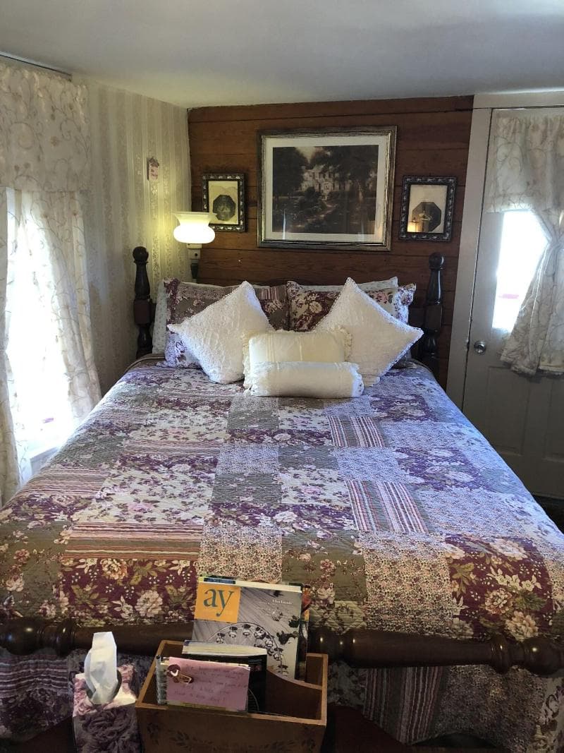 All Seasons Inn 4