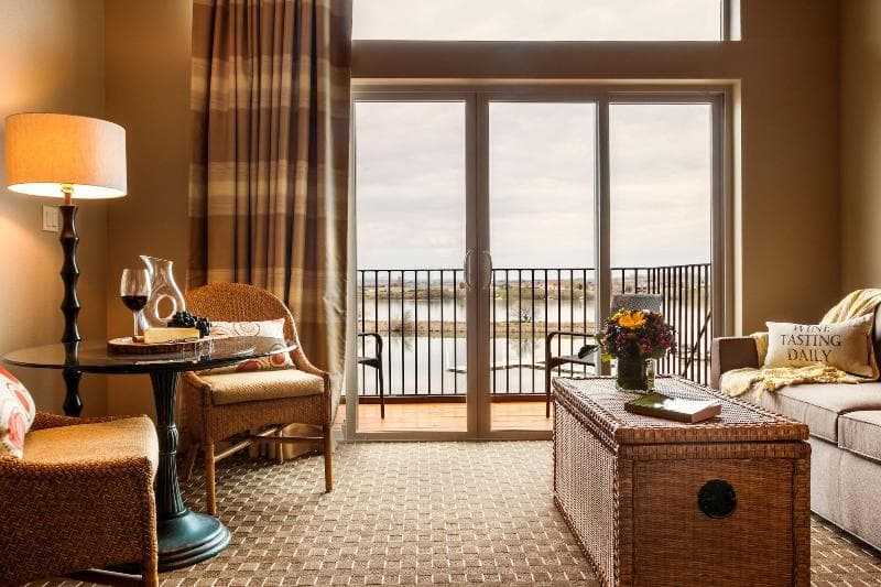 The Lodge At Columbia Point 5