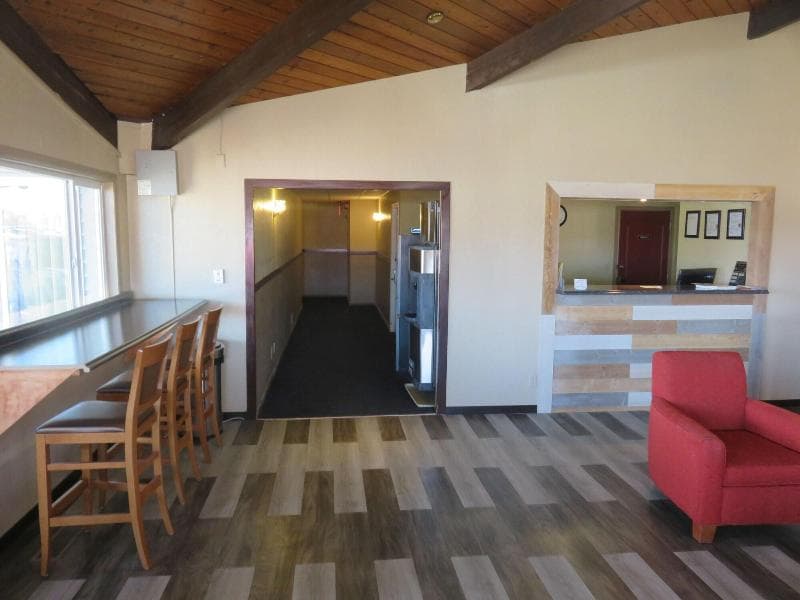 Americas Best Value Inn Story City 4