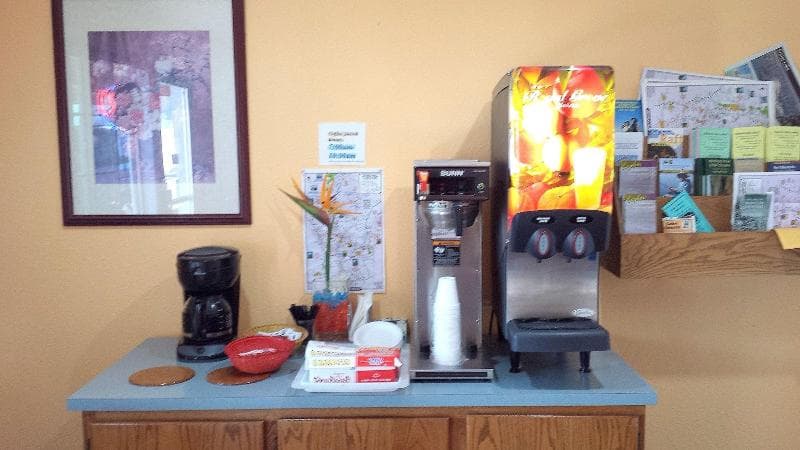 Executive Inn & Suites photo 1