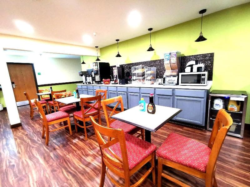 Travel Inn And Suites 5