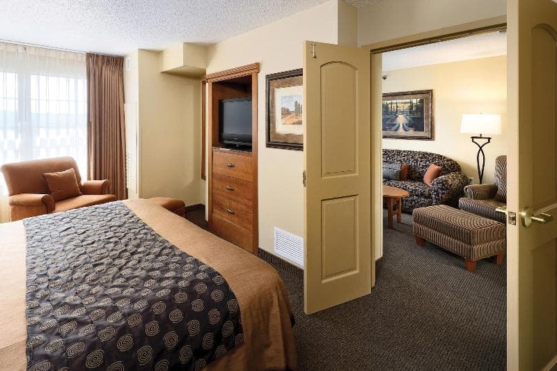 Clubhouse Hotel Suites Sioux Falls 5