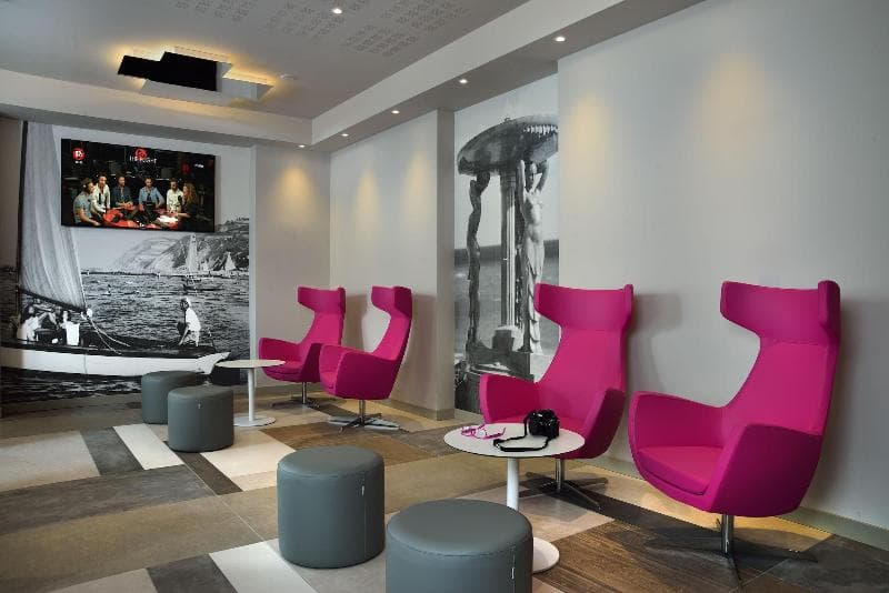 Embassy Hotel & Spa 5