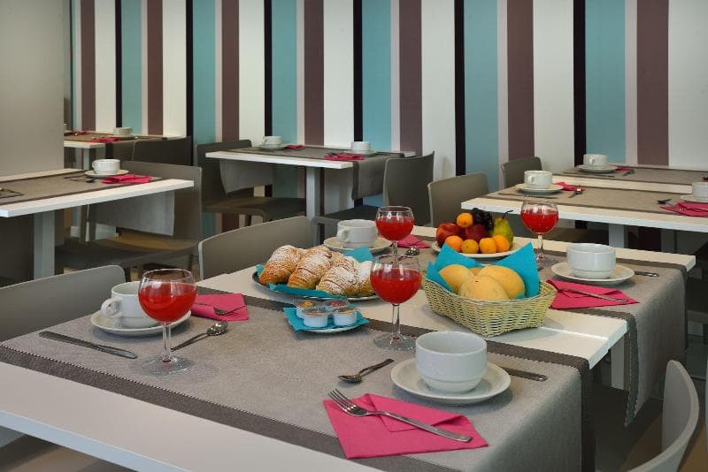 Embassy Hotel & Spa 3