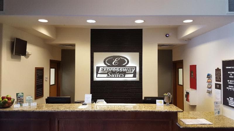 Expressway Suites Of Fargo 5