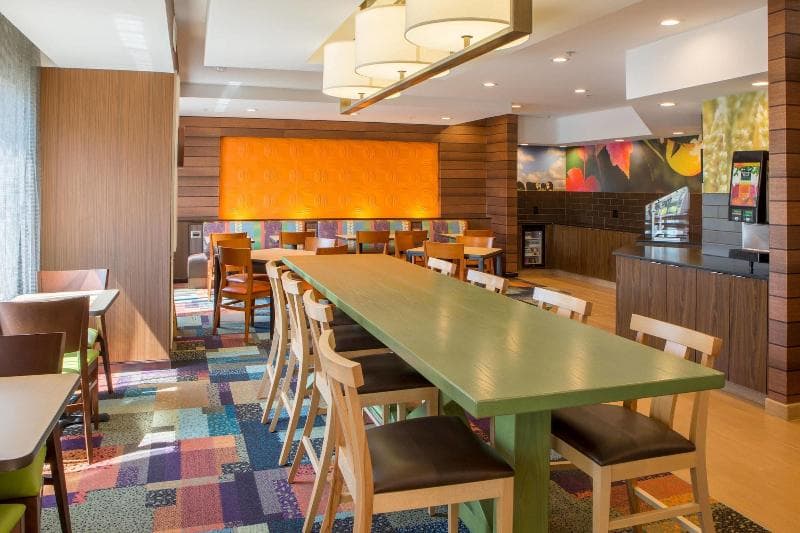 Fairfield Inn & Suites Columbus 3