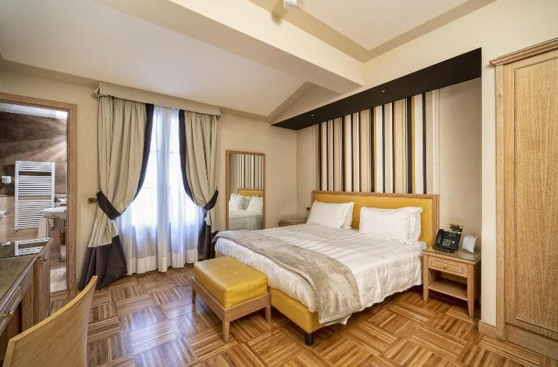 Solo Experience Hotel 4