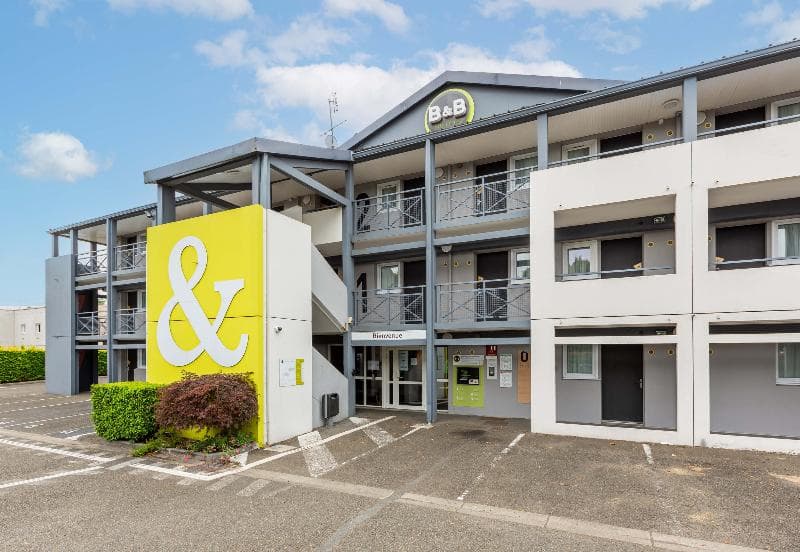 B&B Hotel Chartres Le Forum 5