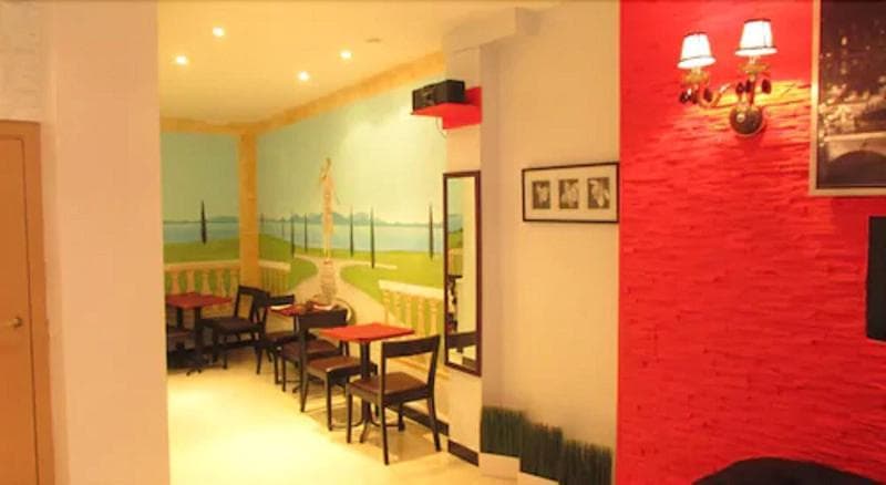 Hotel La Perle Montparnasse photo 1