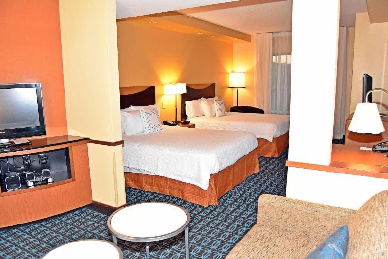 Fairfield Inn & Suites Carlisle 4