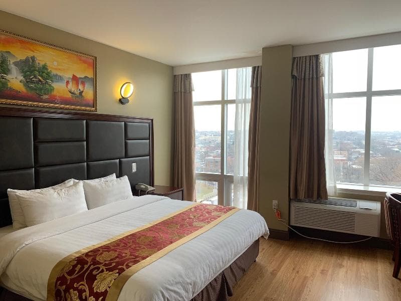 The Queens Hotel 2