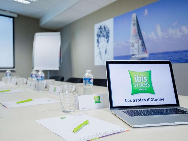 Ibis Styles Les Sables D'olonne main